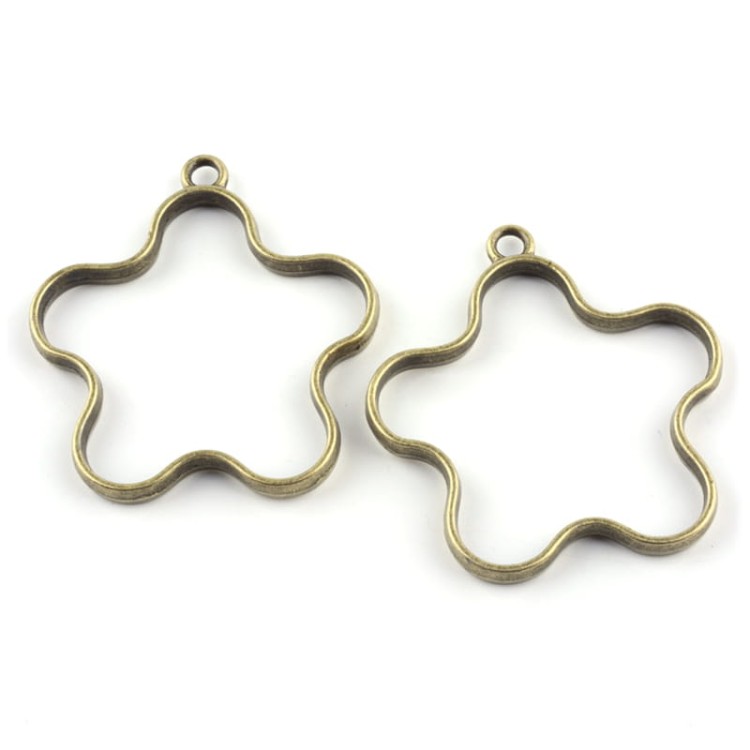 BEZ481 Zawieszka ramka bezel do żywicy kwiatek mosiężny