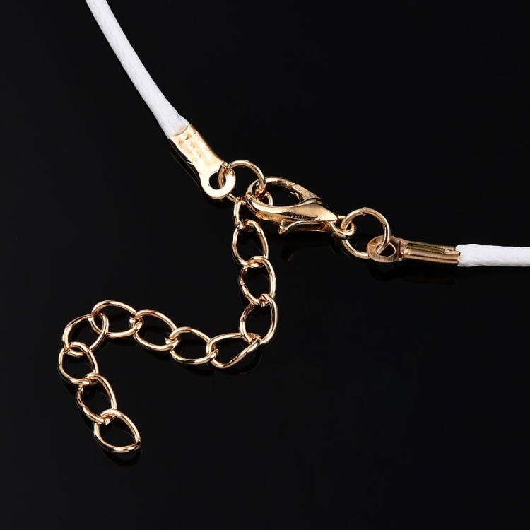 BNS23 Baza naszyjnika sznurek woskowany 1,5mm biały z zapięciem karabińczykiem łańcuszkiem