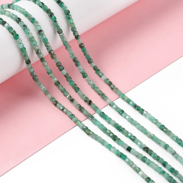 KK153 Szmaragd kamień naturalny koraliki kostki fasetowane 2x2mm