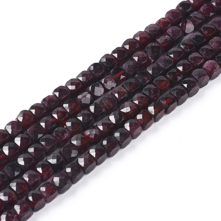GNT23 Granat kamień naturalny koraliki kostki 4mm fasetowane