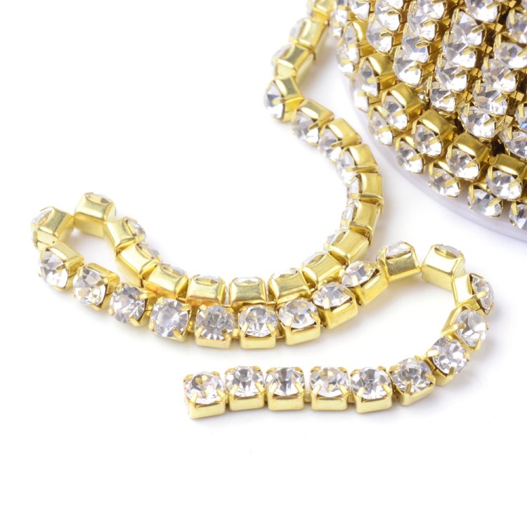 TB45 Taśma biżuteryjna z cyrkoniami kryształkami SS8 2,4mm gold/crystal