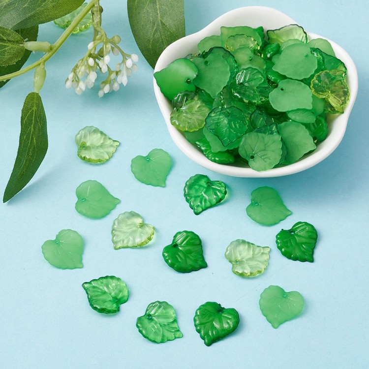 FRO35 Koraliki frost akrylowe listki 100szt zielone mix