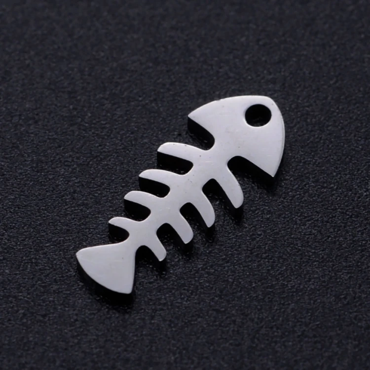 ZSS376 Zawieszka do biżuterii stal nierdzewna szkielet ryby 6x16mm platynowa