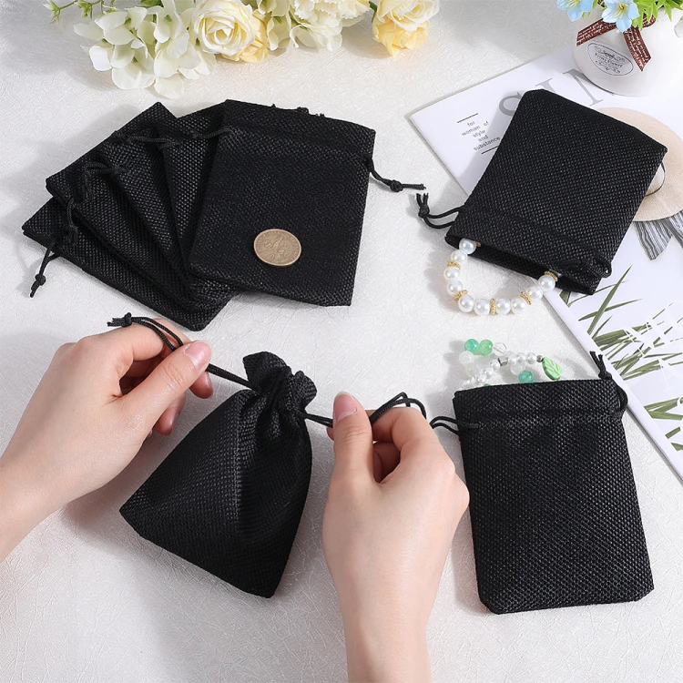 w316 woreczek ozdobny podarunkowy z juty 9x12cm- czarny