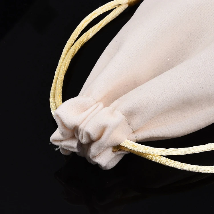 w325 woreczek ozdobny podarunkowy z weluru 7x9cm- beżowy