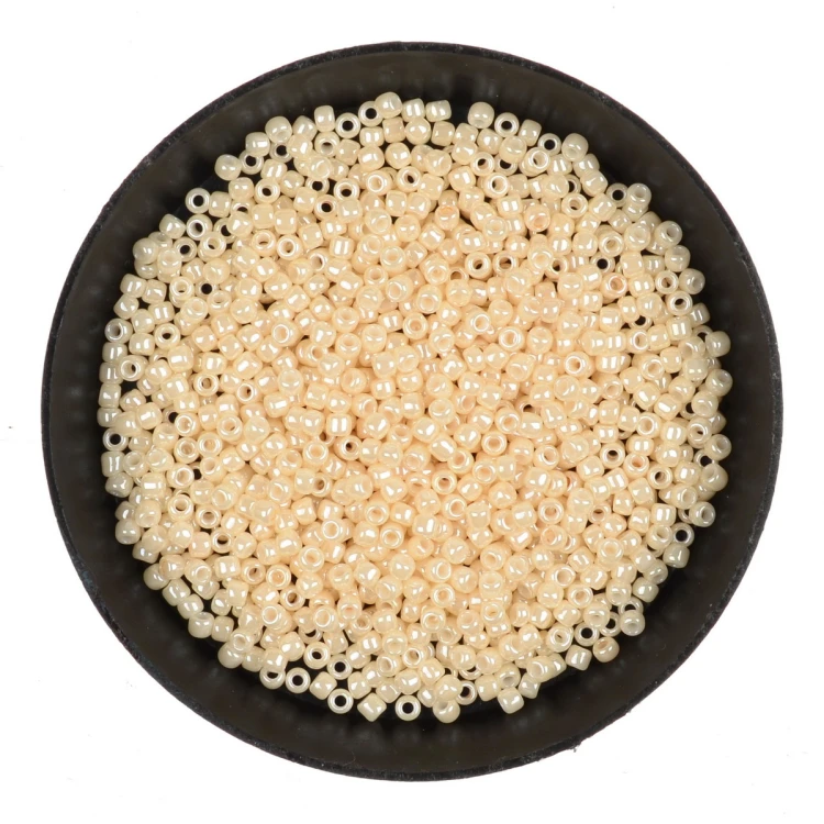Koraliki szklane TOHO Round 11/0 10g #123 Opaque-Lustered Beige