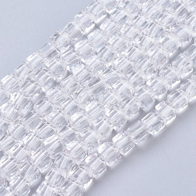 KSF144 Koraliki szklane fasetowane 4x4mm kostka sznur 98szt crystal