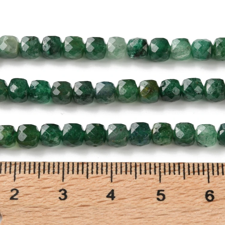 KK165 Fuchsyt kamień naturalny fasetowany koraliki kostka ścinana 4mm sznur 90szt